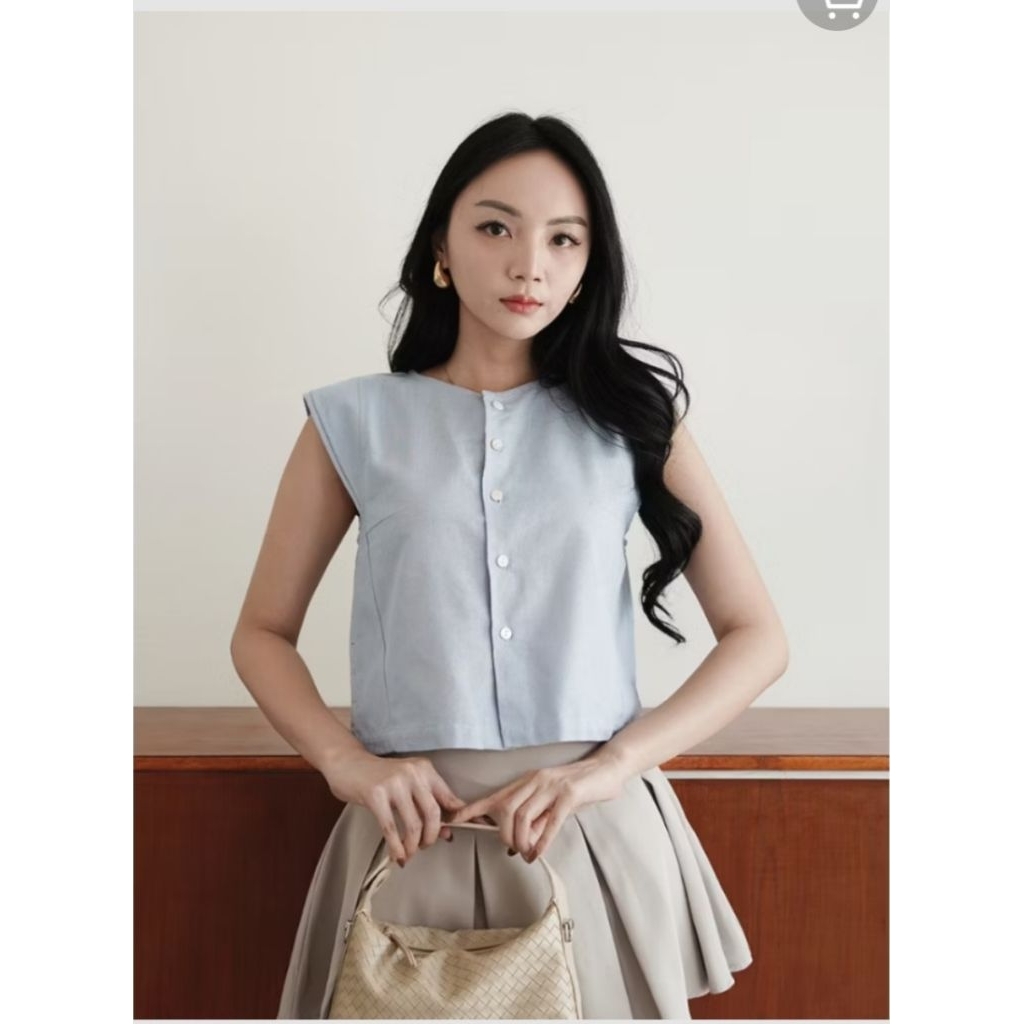 Avelle - Yora Top Blue | Kemeja Linen Tanpa Lengan Wanita | Linen Top Warna Biru Baby Blue