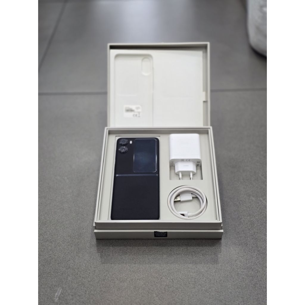 Oppo N2 Flip 8/256 GB Fullset second Garansi Resmi