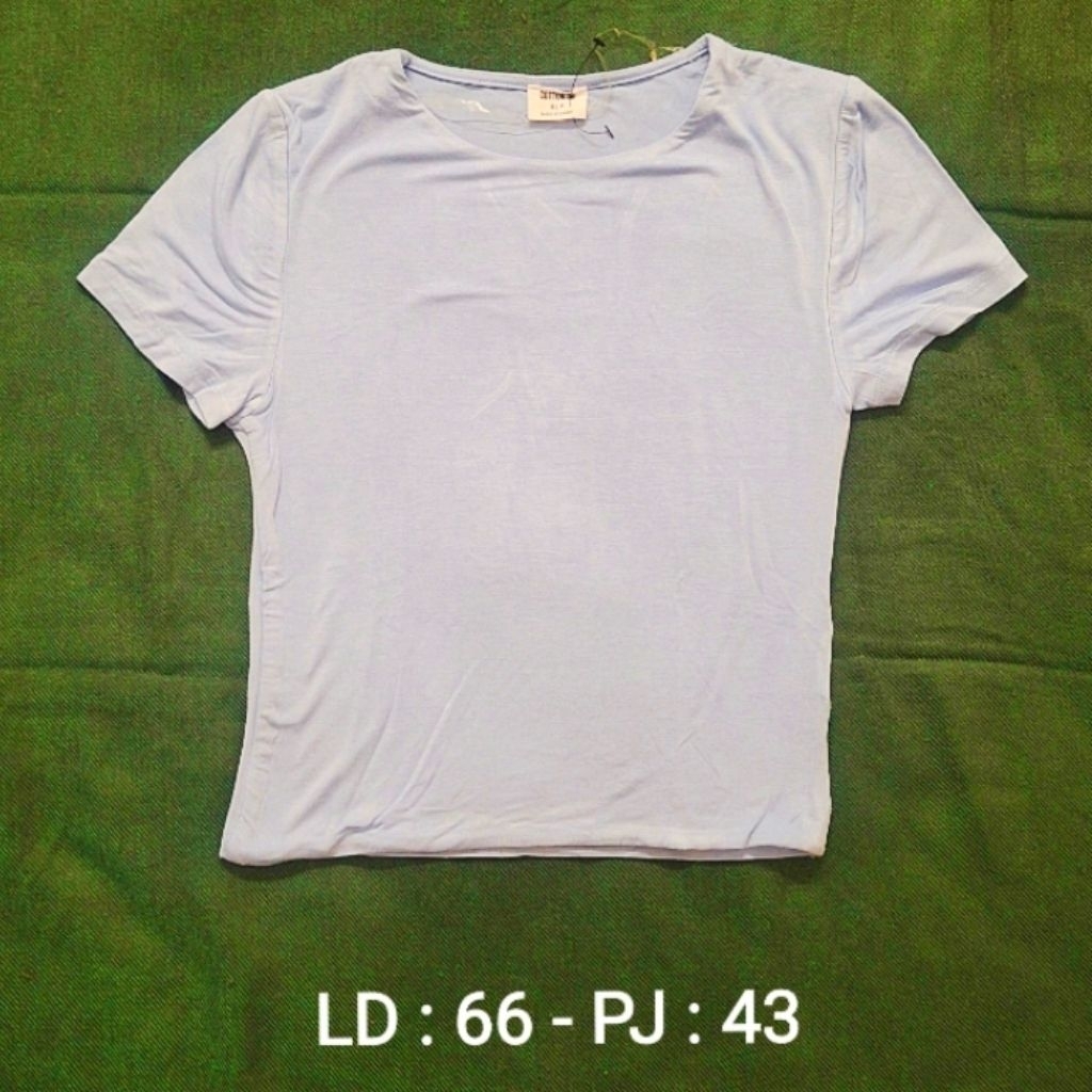 Baju Atasan Crop Top "Cotton:On" / Kaos Wanita Biru Muda Polos - Size S (Preloved/bekas)