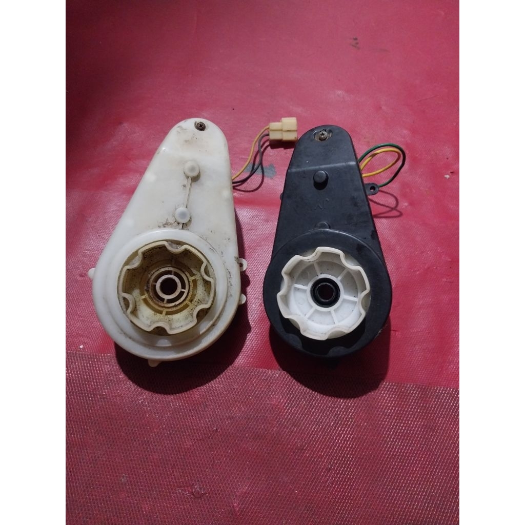 gearbox belakang mobil aki