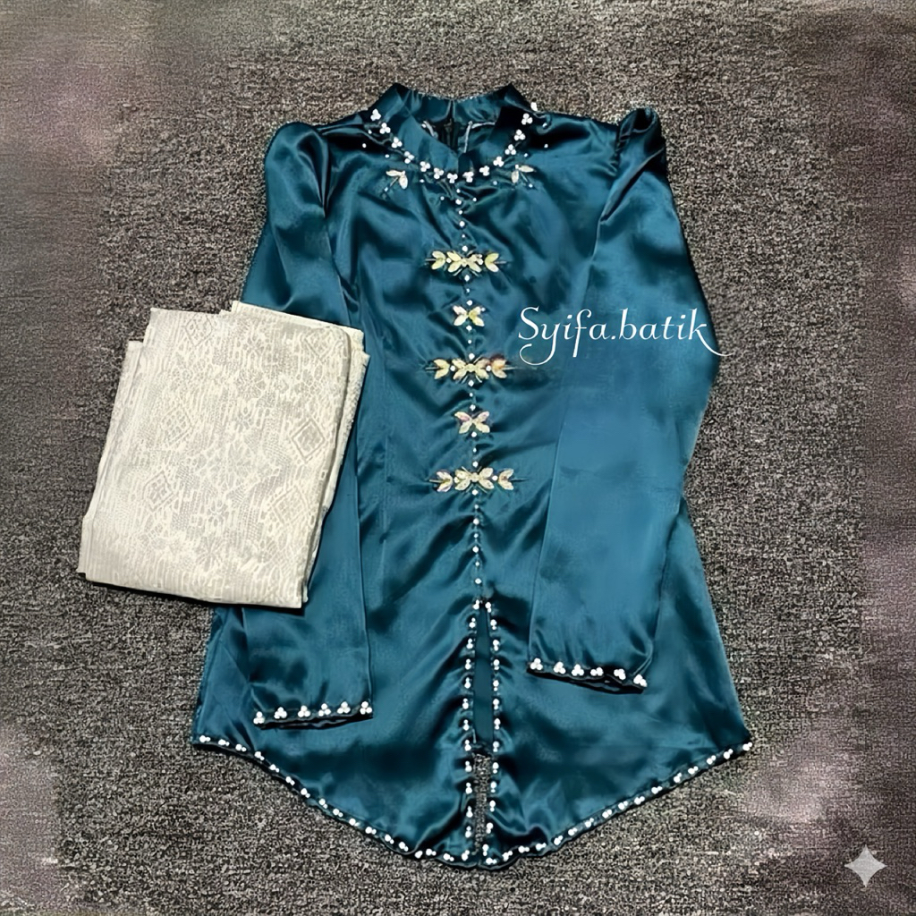 Alana One Set Baju Kurung Melayu Rok Songket Putih Silver Ada Jumbo