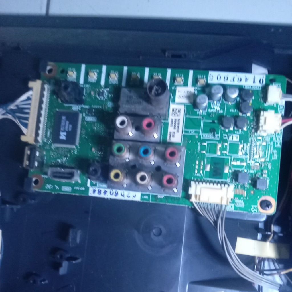 maenbord mb sharp LC 32LE150M