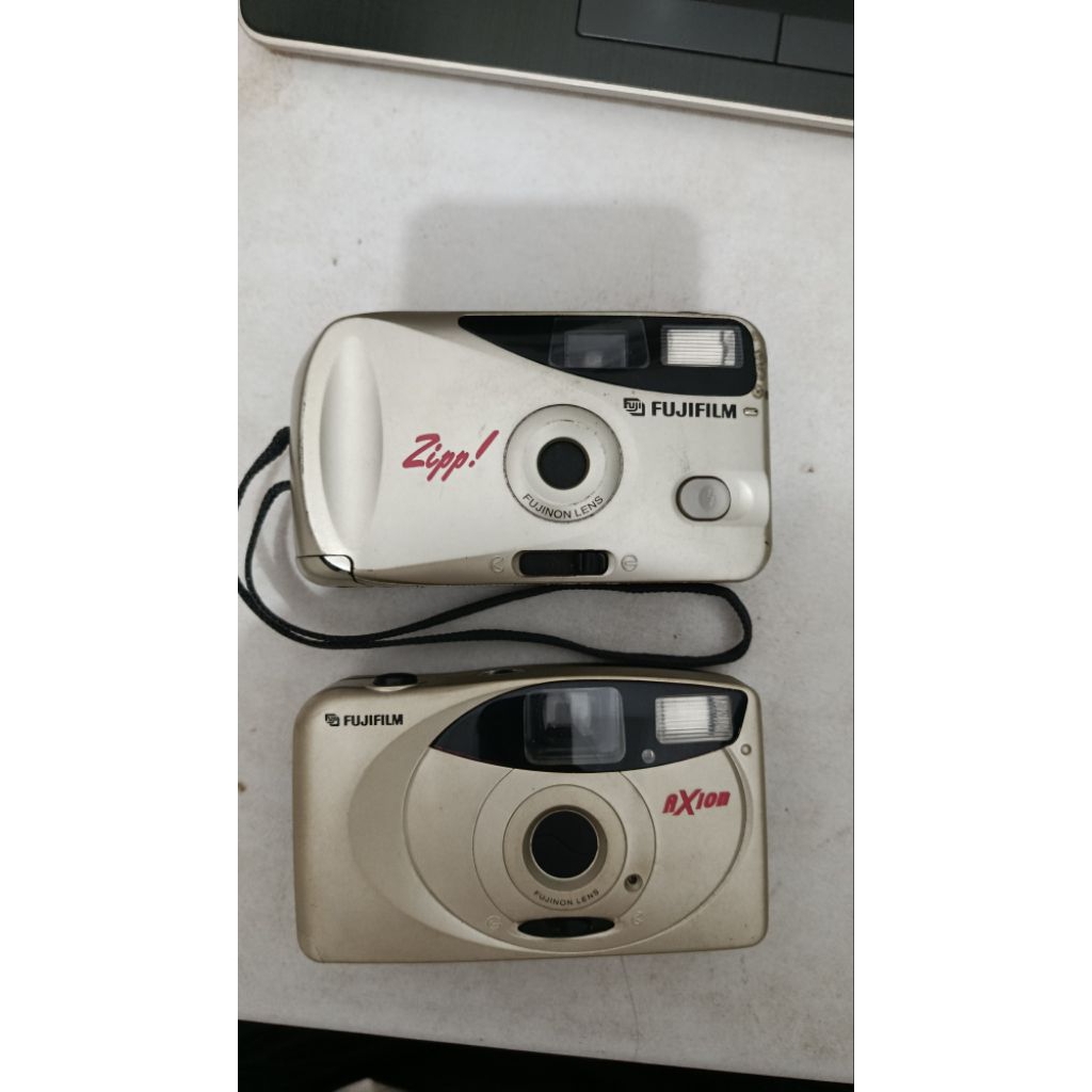 Kamera analog fujifilm axion dan zipp