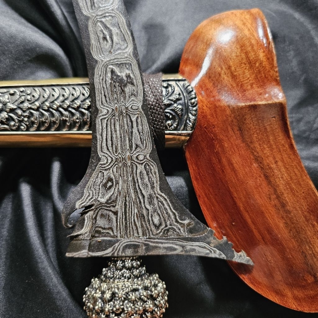 Keris Jangkung Luk 3 Pamor Melati