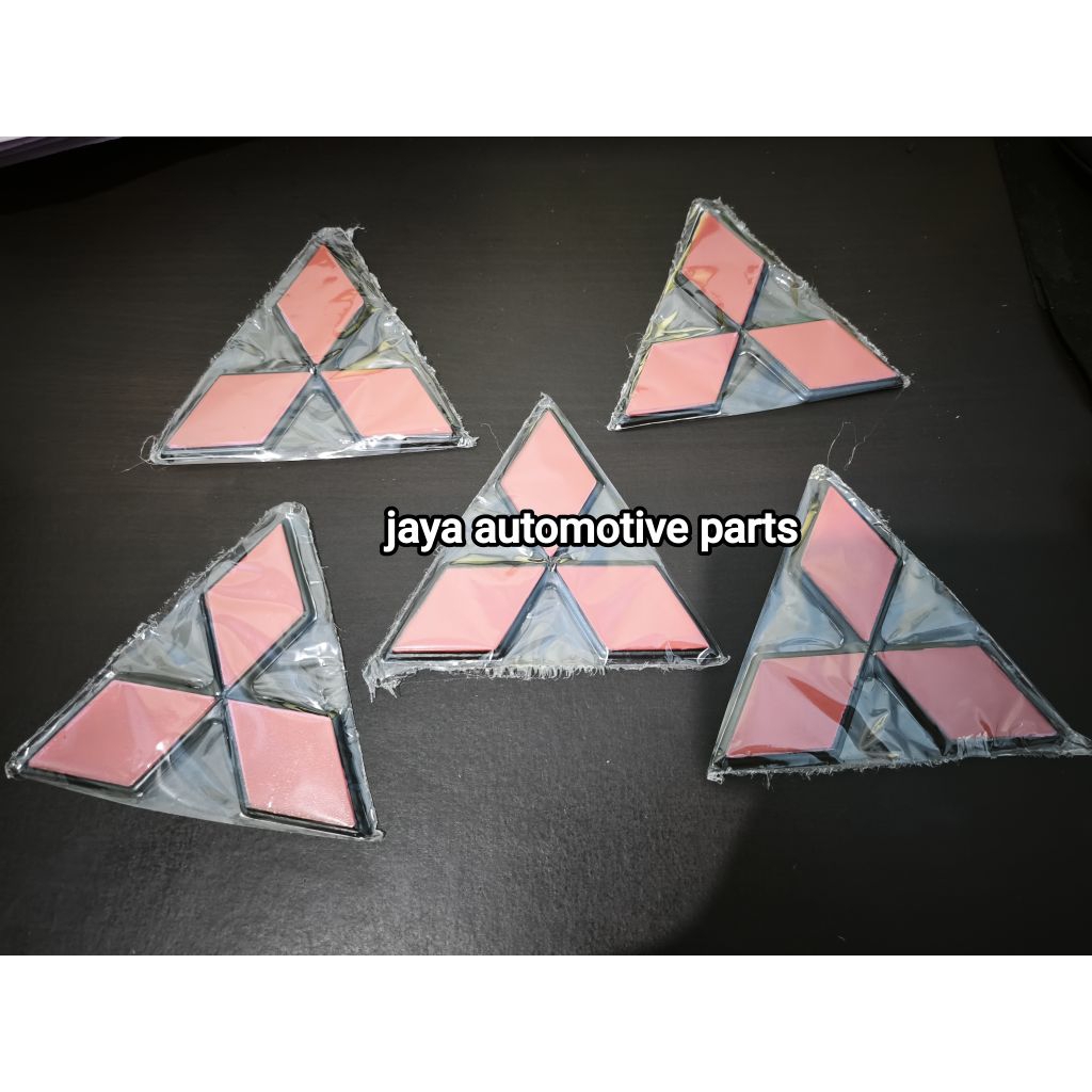 Emblem logo Mitsubishi tiga berlian