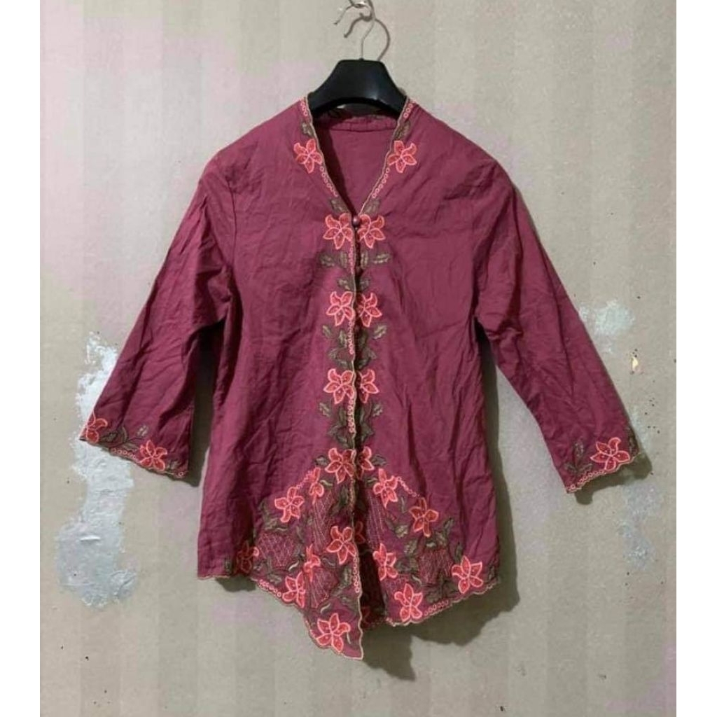 Atasan Kebaya Merah Maroon