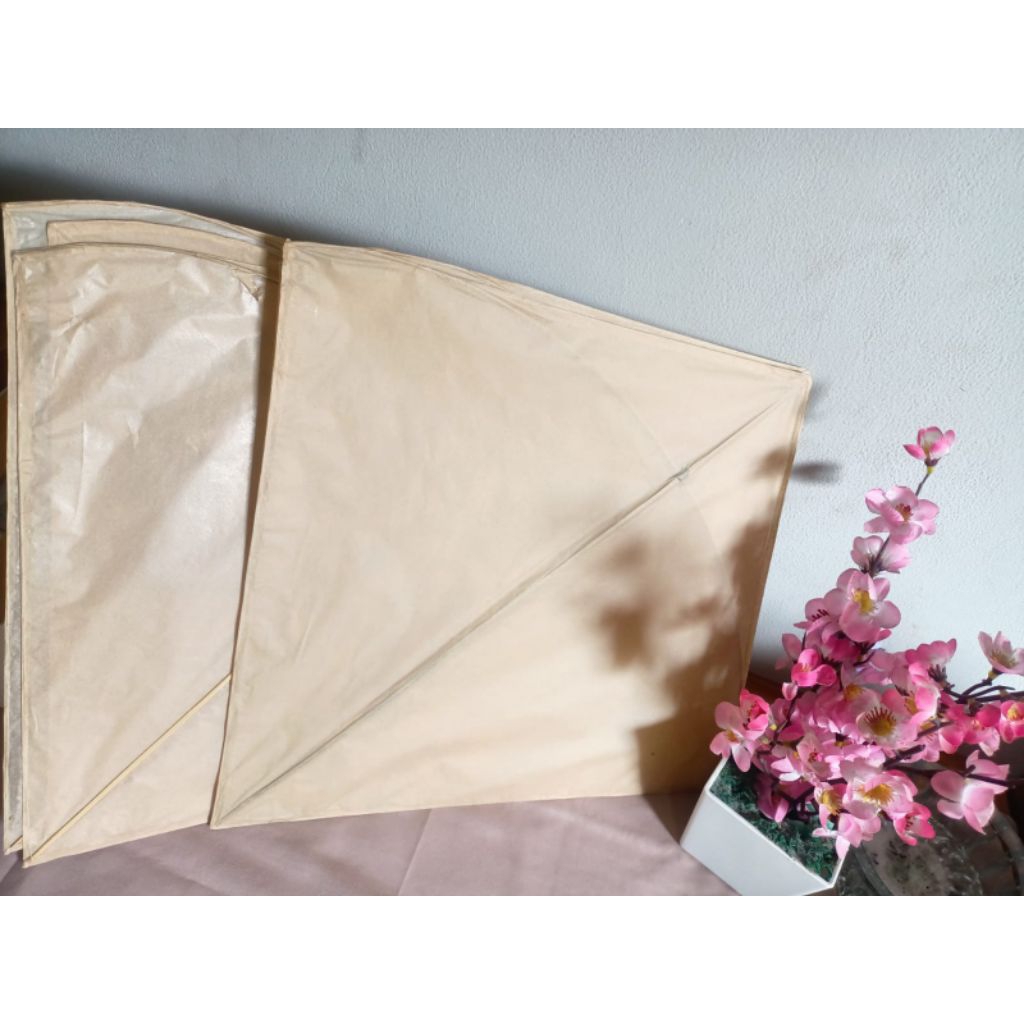 Layangan Setelan polos coklat