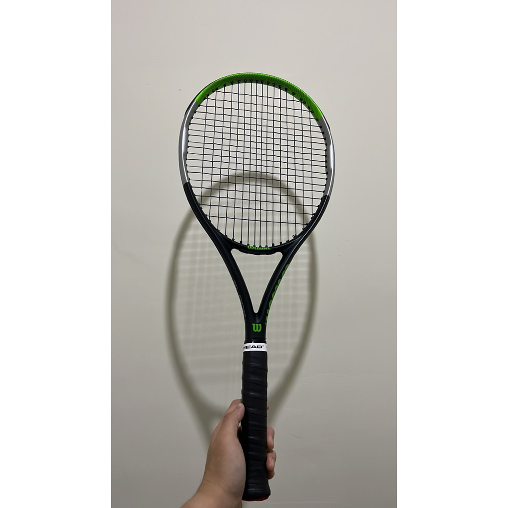 Wilson Blade Feel 100 (V7 series)
