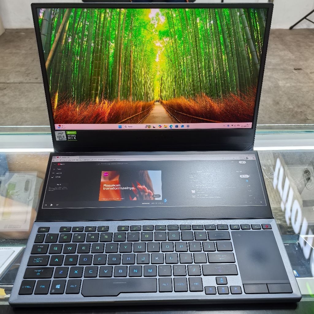 ROG Zephyrus DUO GX550LXS_GX550LXS / RTX 2080 / RAM 32 INTERNAL 2TB CORE i9 CPU 2.40GHz LAPTOP ASUS