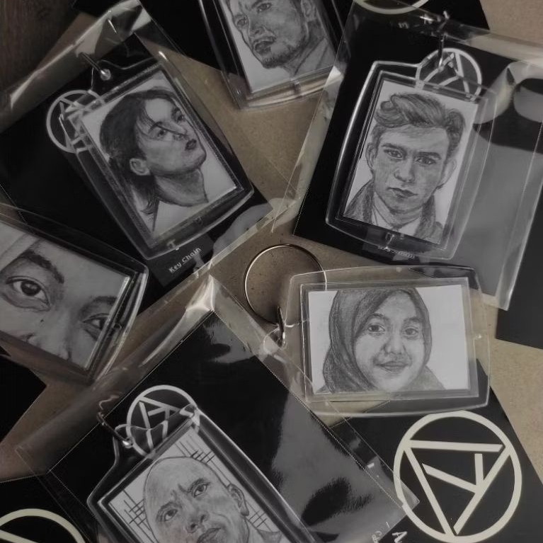 Keychain Sketsa Custom | gambar wajah handmade | akrilik custom | gantungan kunci