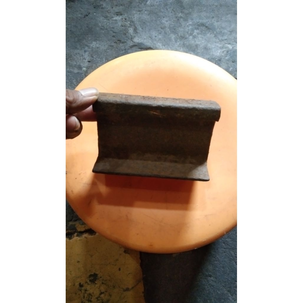 rel lori buat mini anvile paron