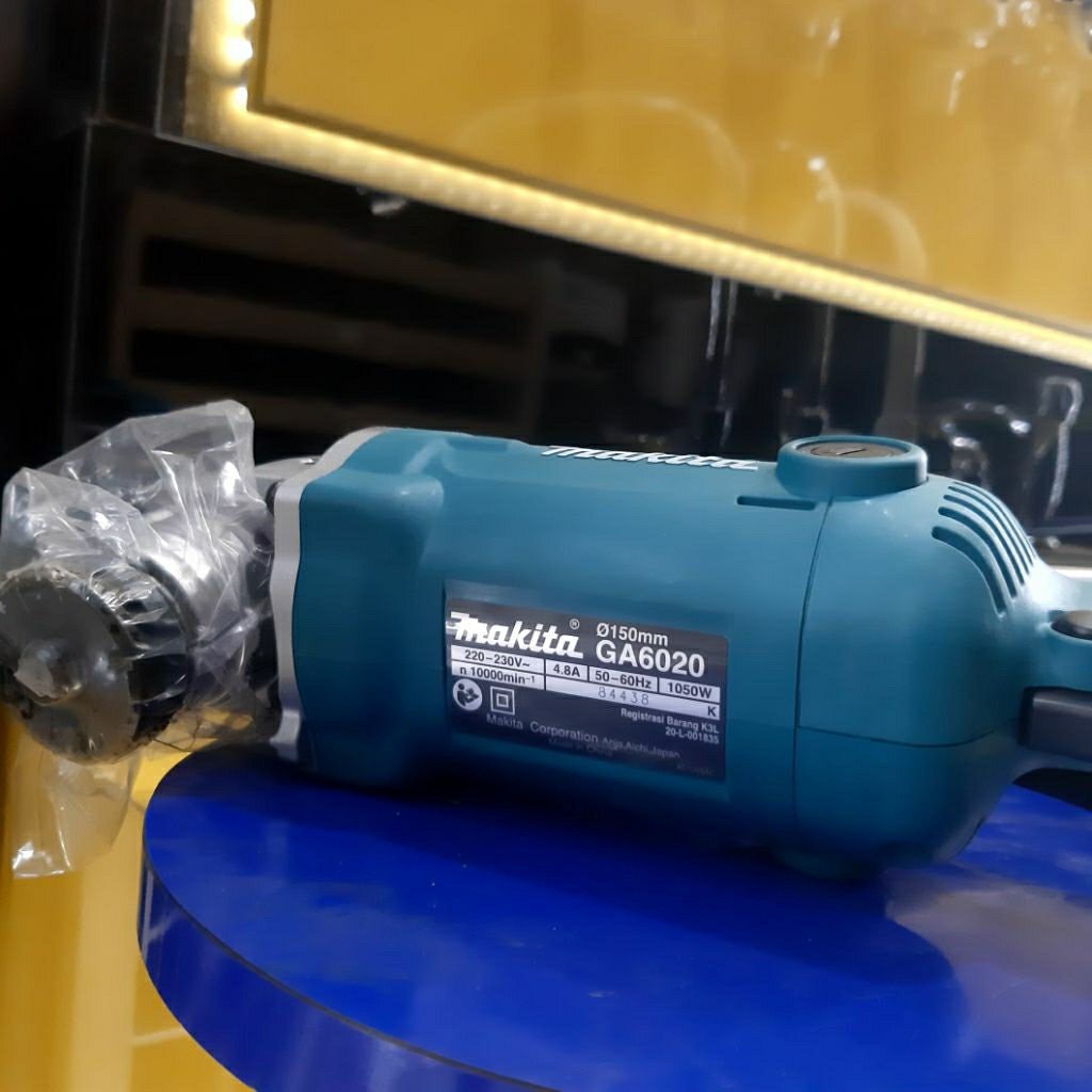 GERINDA MAKITA GA-6020