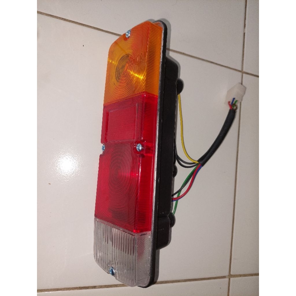 lampu stop kijang hiace pick up