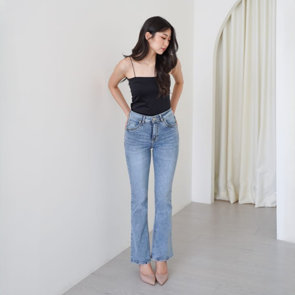 Upgrade - Blue Edition Flare Denim Pants - Celana jeans Low Rise Cutbray Wanita