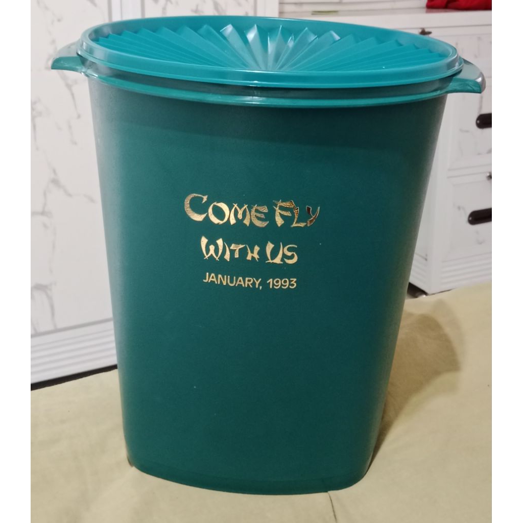 New // Maxi Canister 10L Tupperware vintage