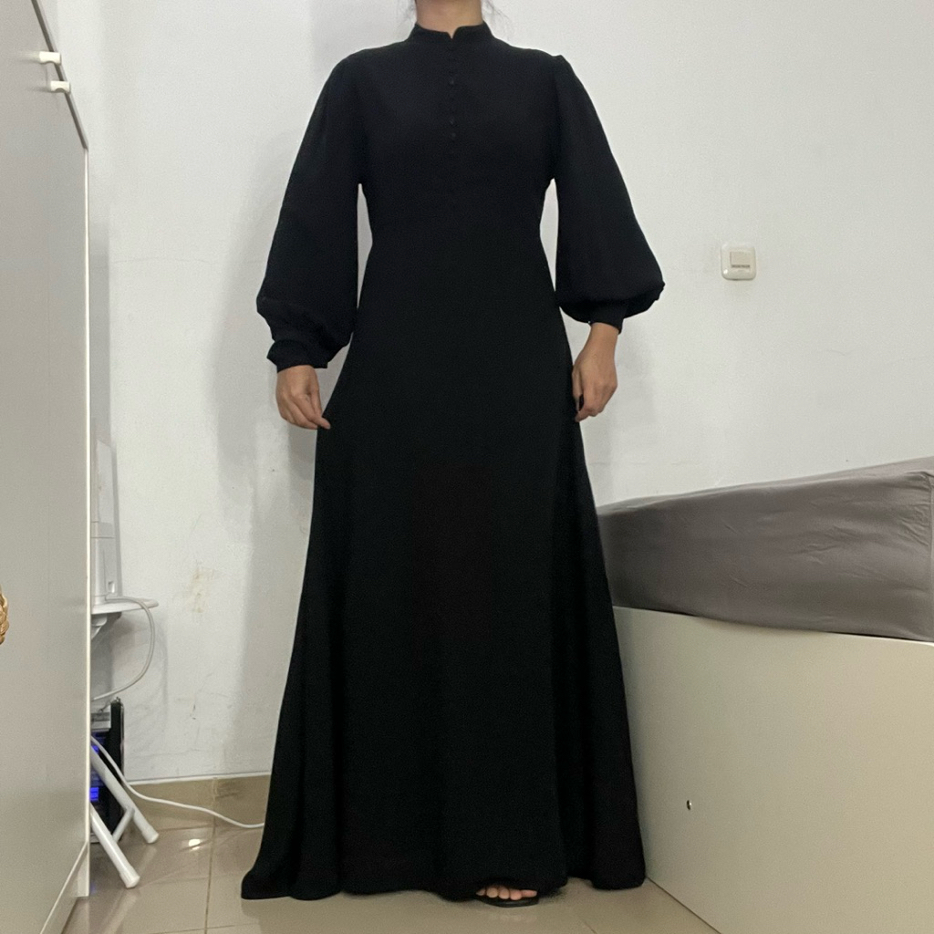 Thenblank X Isyana Sarasvati 2.0 Maxi Dress / Abaya Gamis Umroh - S / Black