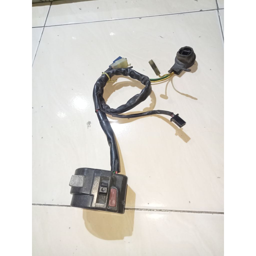 Saklar holder kiri Vixion new original