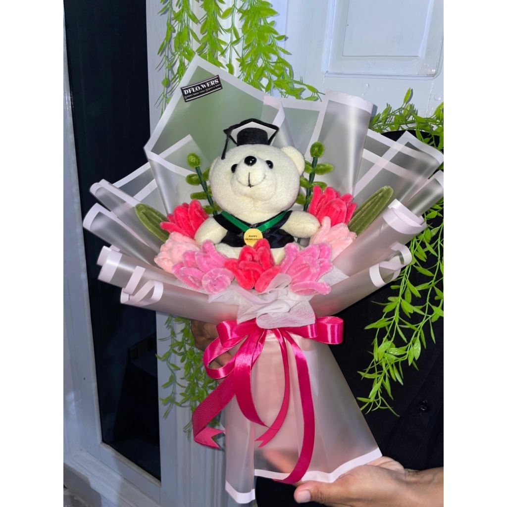 Bouquet Wisuda Boneka Beruang "Happy Grad" Premium