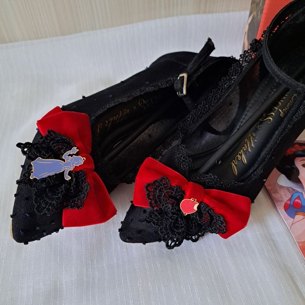 Baca Deskripsi - Preloved Ittaherl x Snow White Size 37