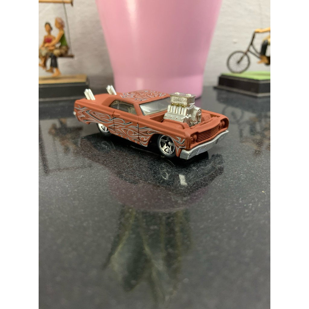 HOTWHEELS CHEVY IMPALA 65