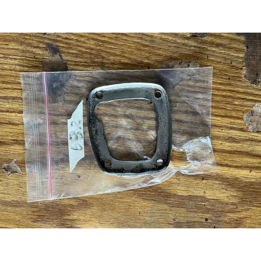 KLEM PLAT PENUTUP KARBURATOR SUZUKI A100 ORIGINAL // 632