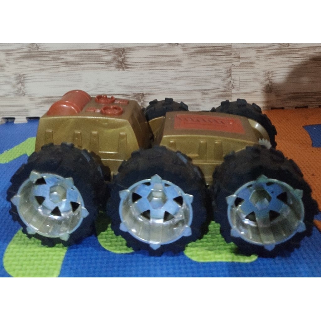 RARE Hot Wheels Acceleracers Crawler Hyperpod DLX 8 Wheeled Vehicle Car Launcher