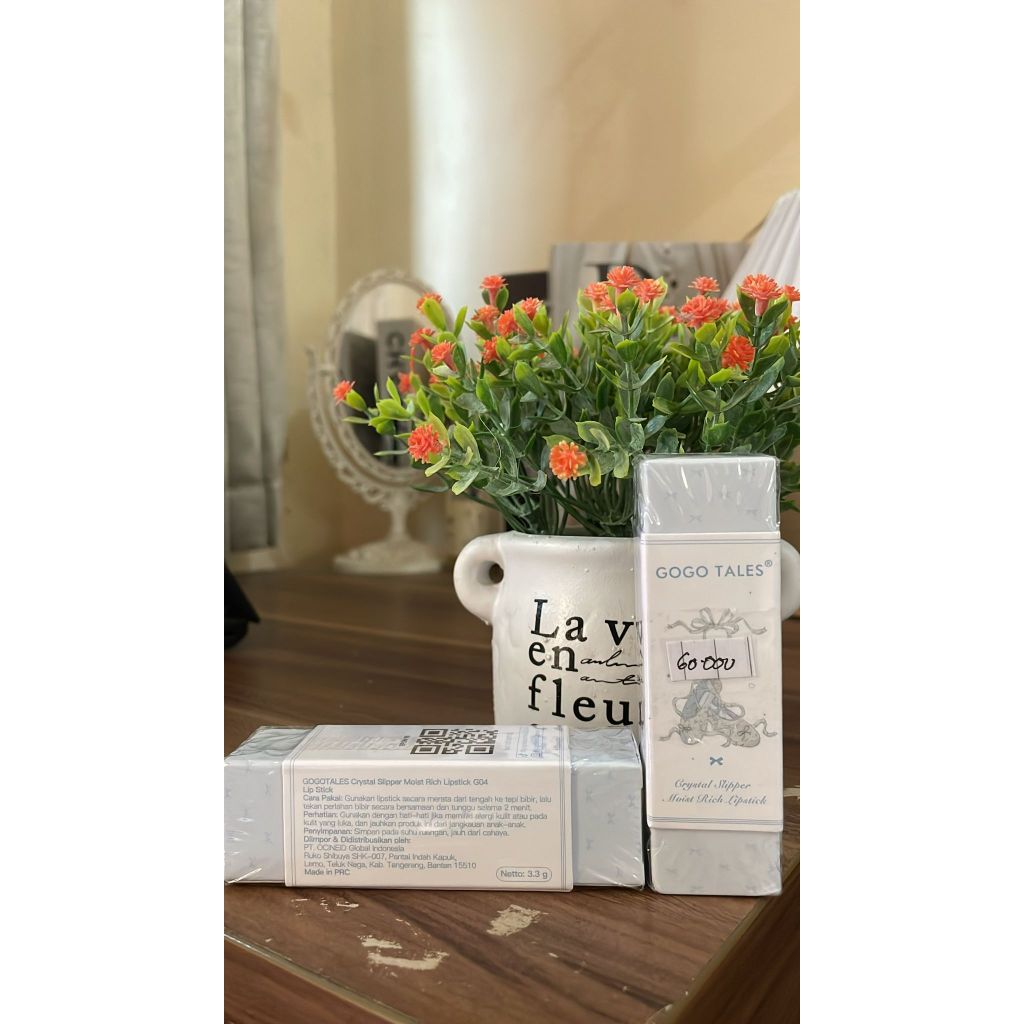 GOGO TALES Crystal Tipper Moist Rich Lipstick