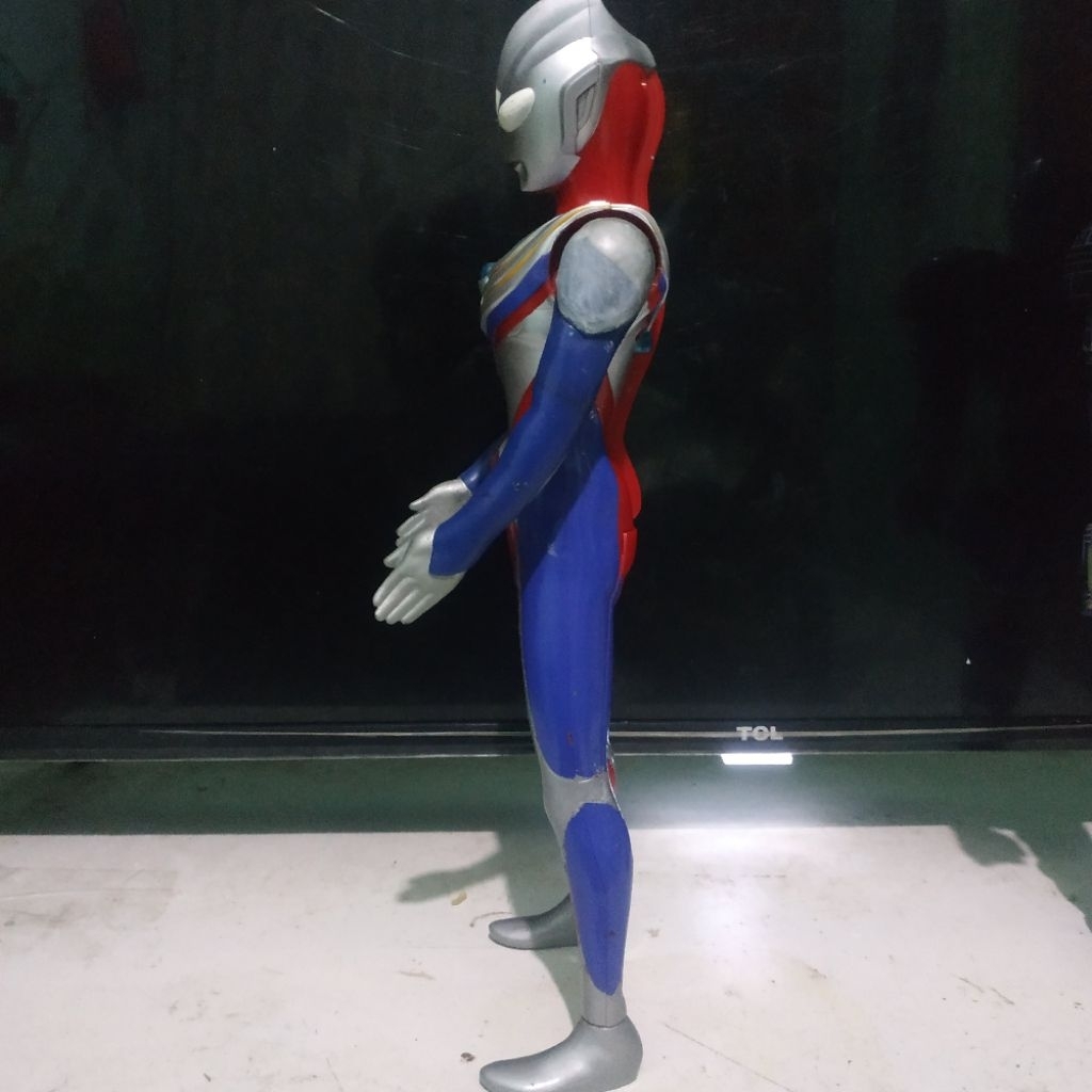 ultraman tiga bandai 28 cm