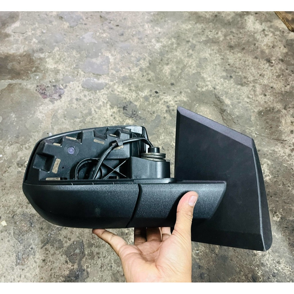 spion chevrolet spin kanan RH original tanpa cover dan kaca