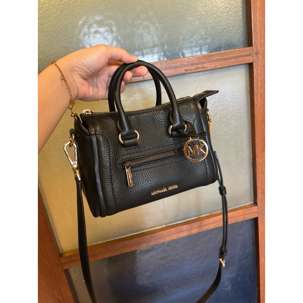 (SOLD)Michael Kors Carine XS Black Authentic