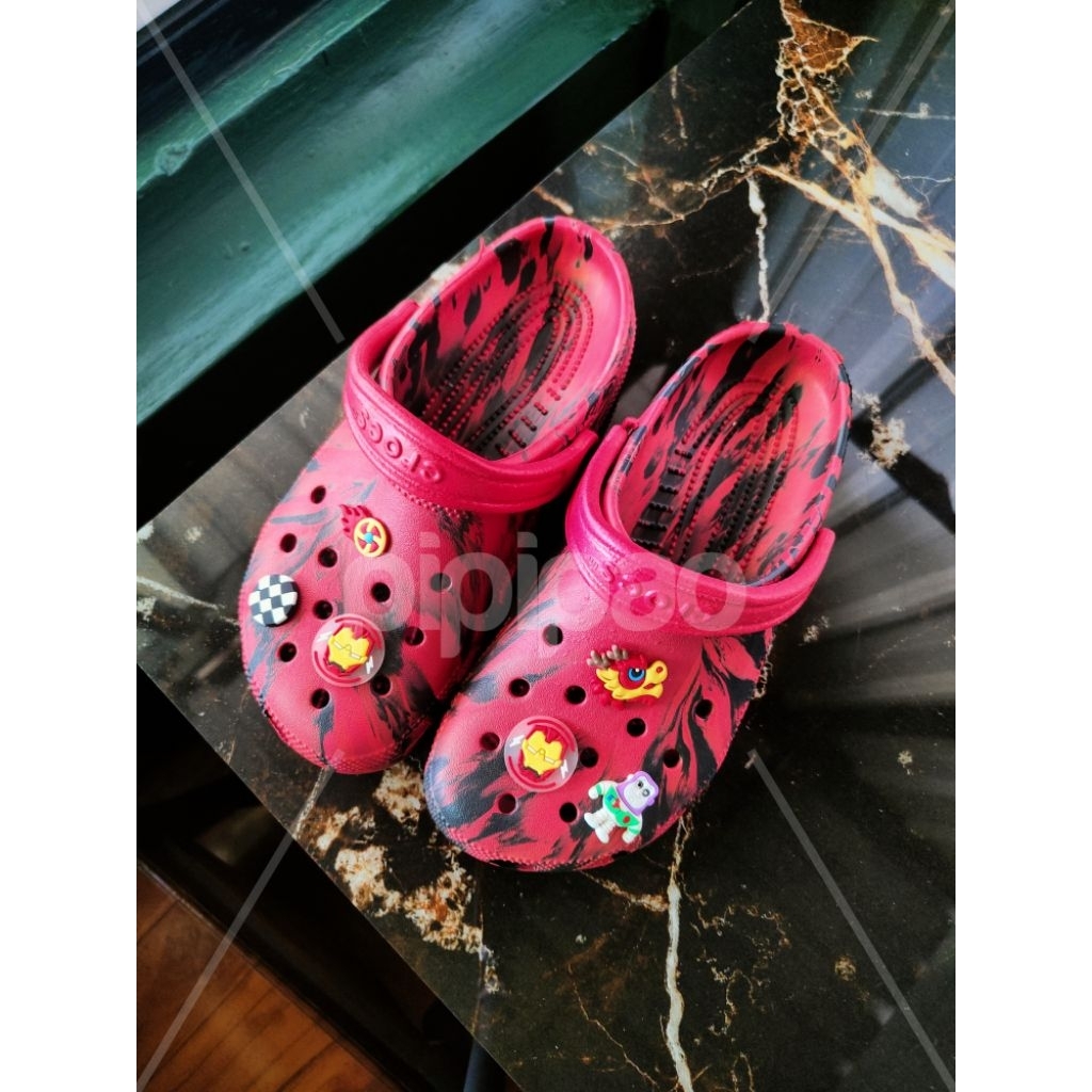 Crocs Original Reject Cutting Merah Marble 24cm