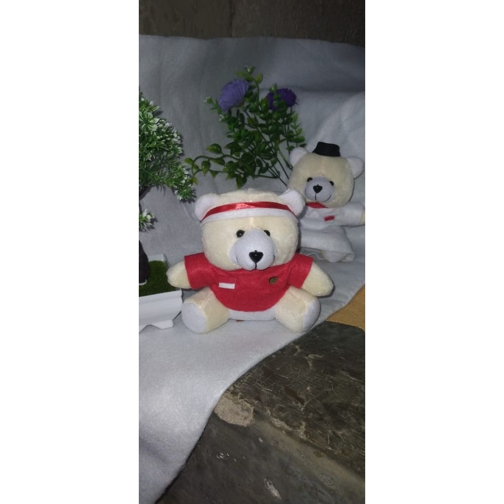 boneka beruang spesial hari Kemerdekaan