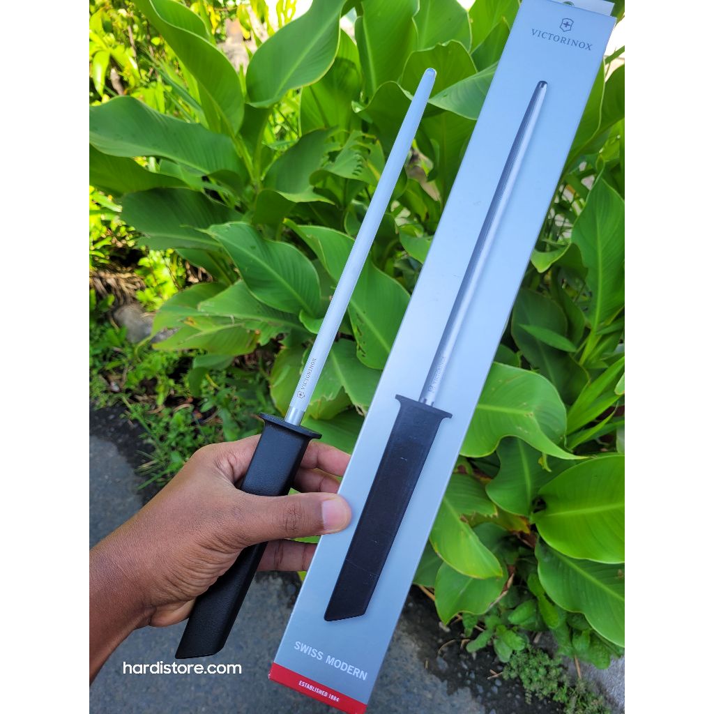 VICTORINOX Asahan Pisau 23 cm Honing Steel Black Handle 7.8306 Original Swiss