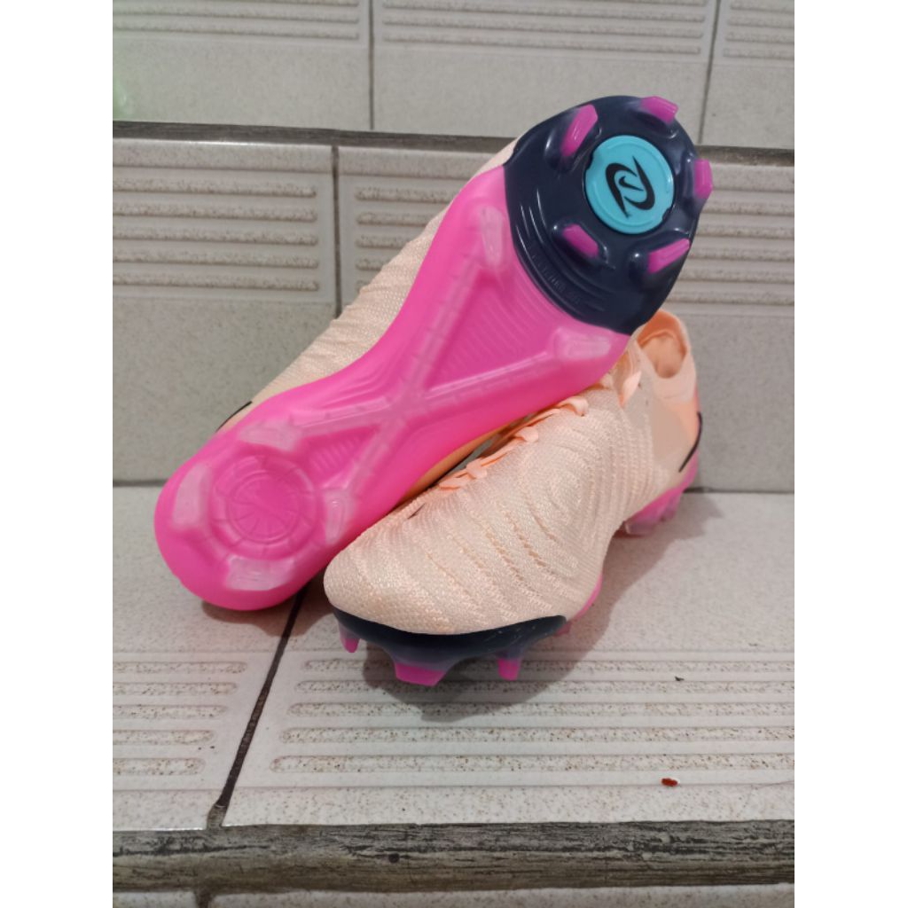 Sepatu Bola Phantom GX 2 luna Orange pink
