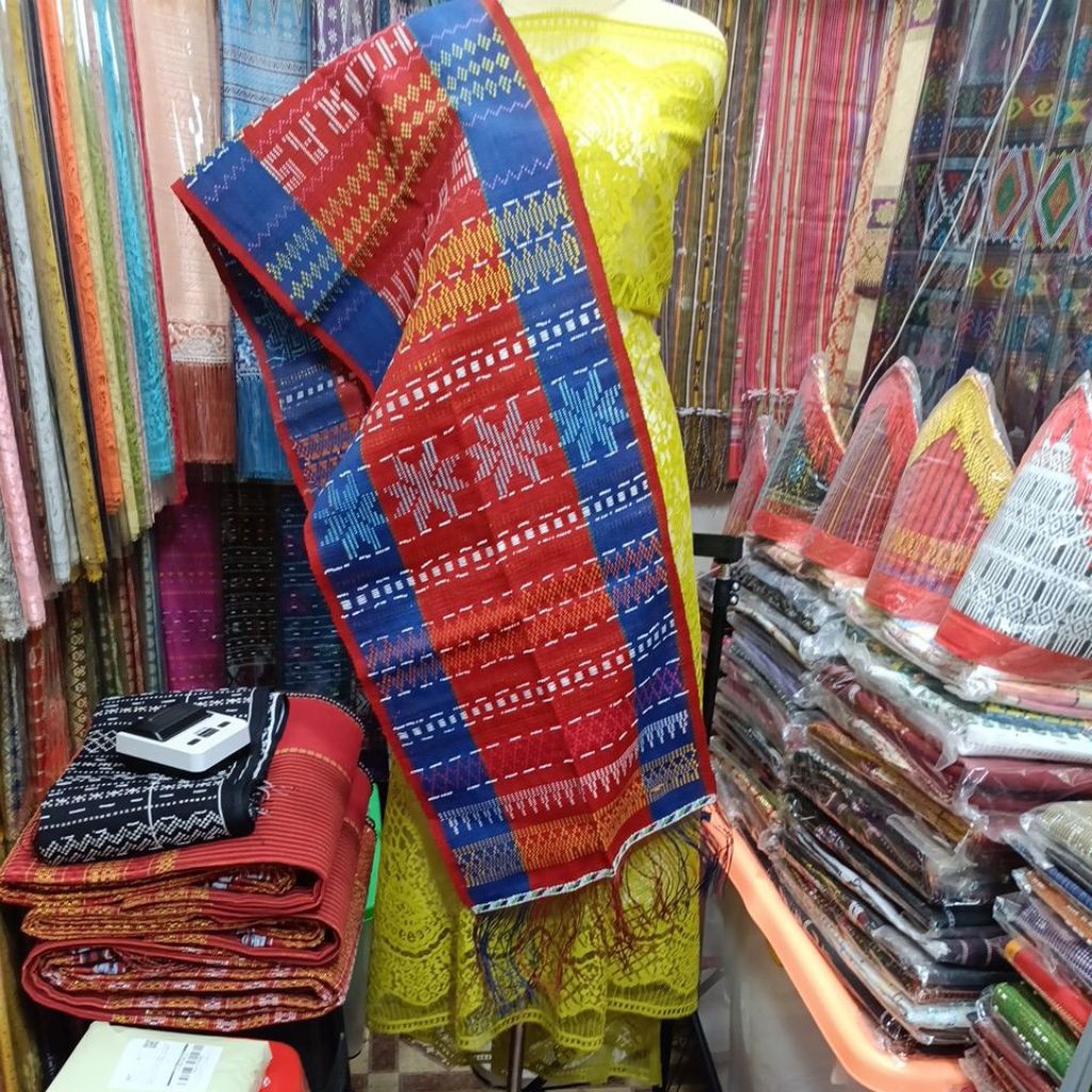 Hande Hande Ulos Sadum Tenun Tangan Tarutung