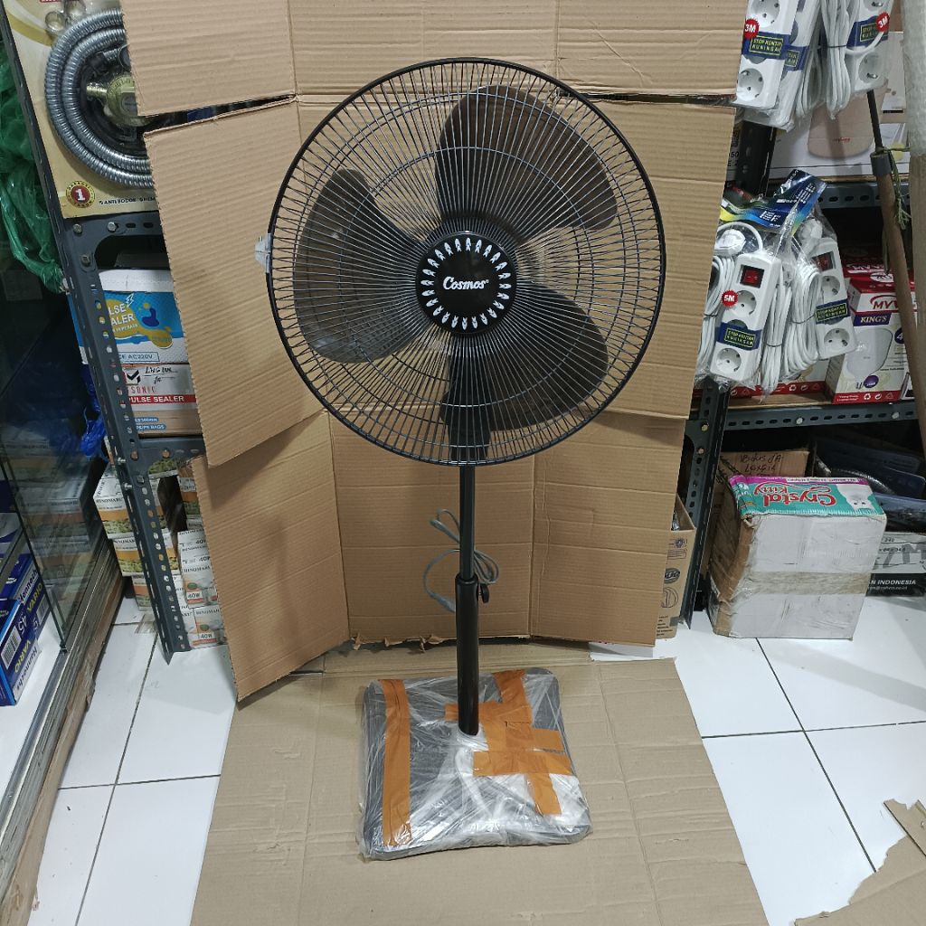 Kipas Angin Berdiri Standing Fan Cosmos 16 Inch COSMOS-SDB