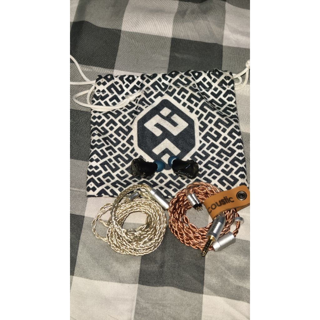 Sound Rhyme SR5 + Senacoustic Toba + Acoustune AET08