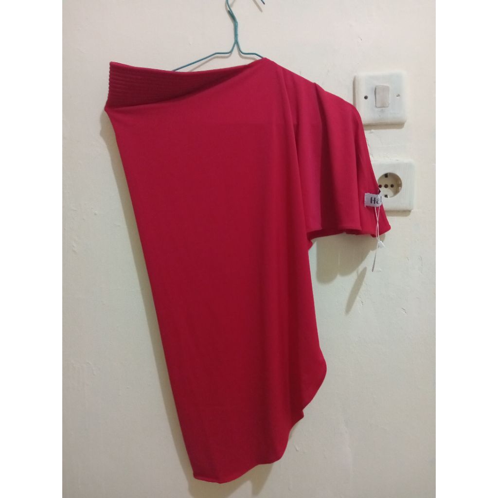 Bergo Pet Warna Merah
