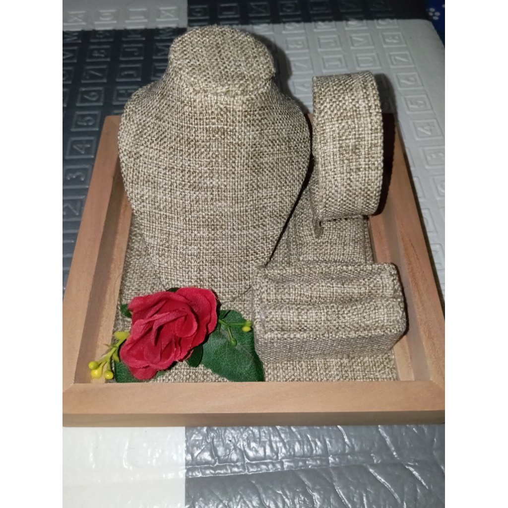 KOTAK PERHIASAN LAMARAN KAYU PRELOVED