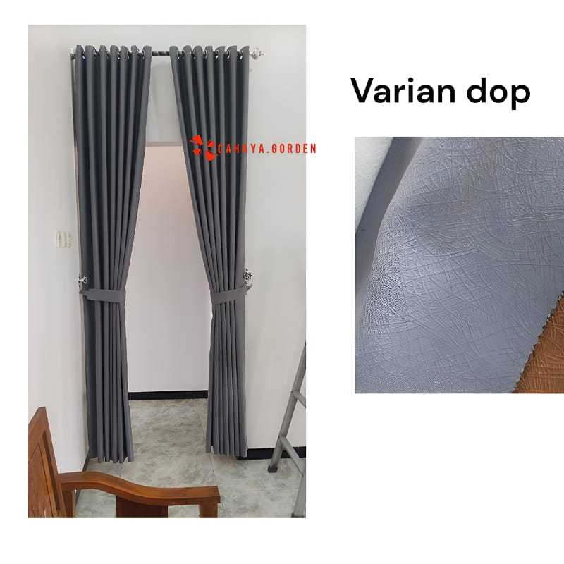 gorden pintu dan ruang tamu minimalis warna gorden abu sedang