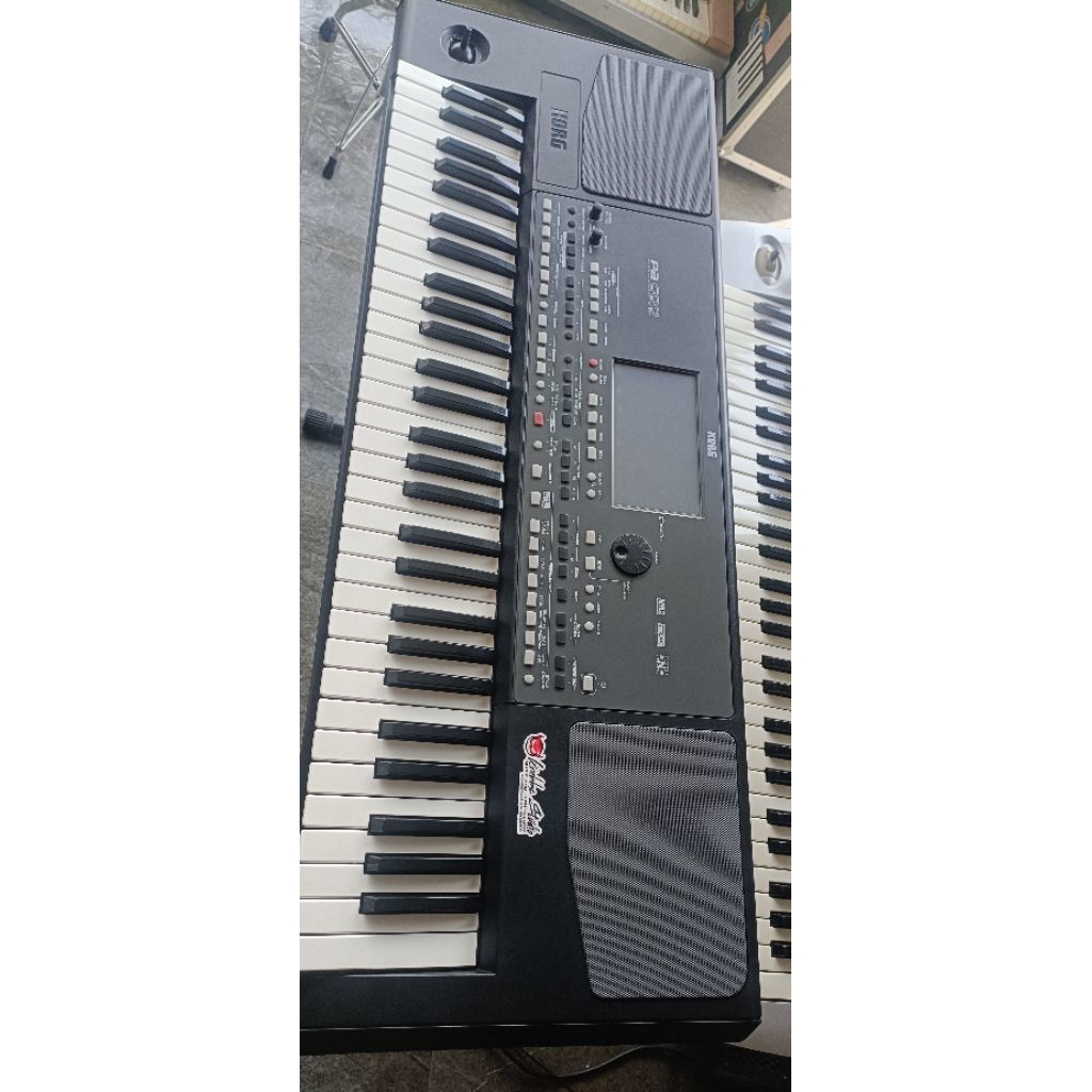 korg pa600 like new