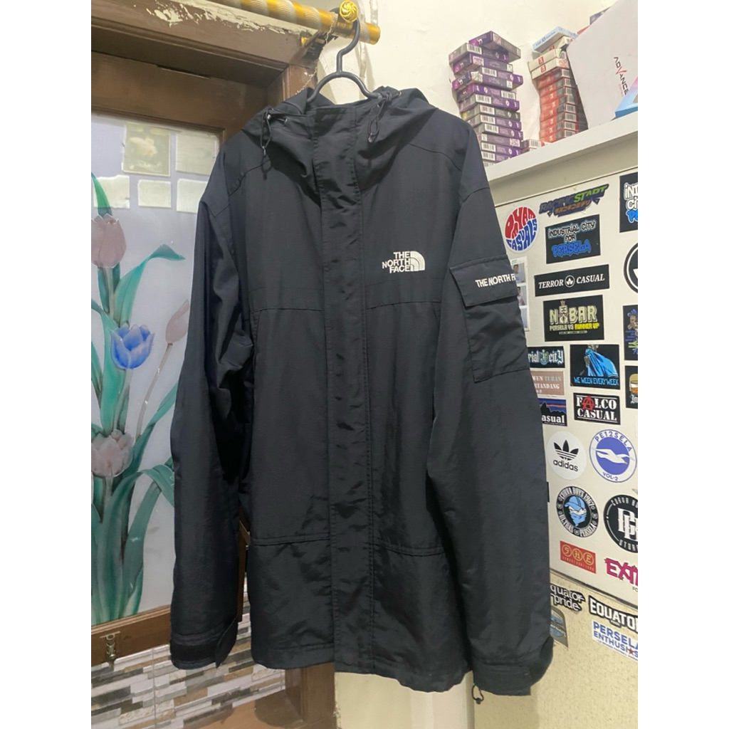jaket tnf saku samping hitam