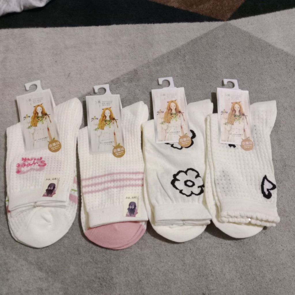 kaos kaki korea wanita