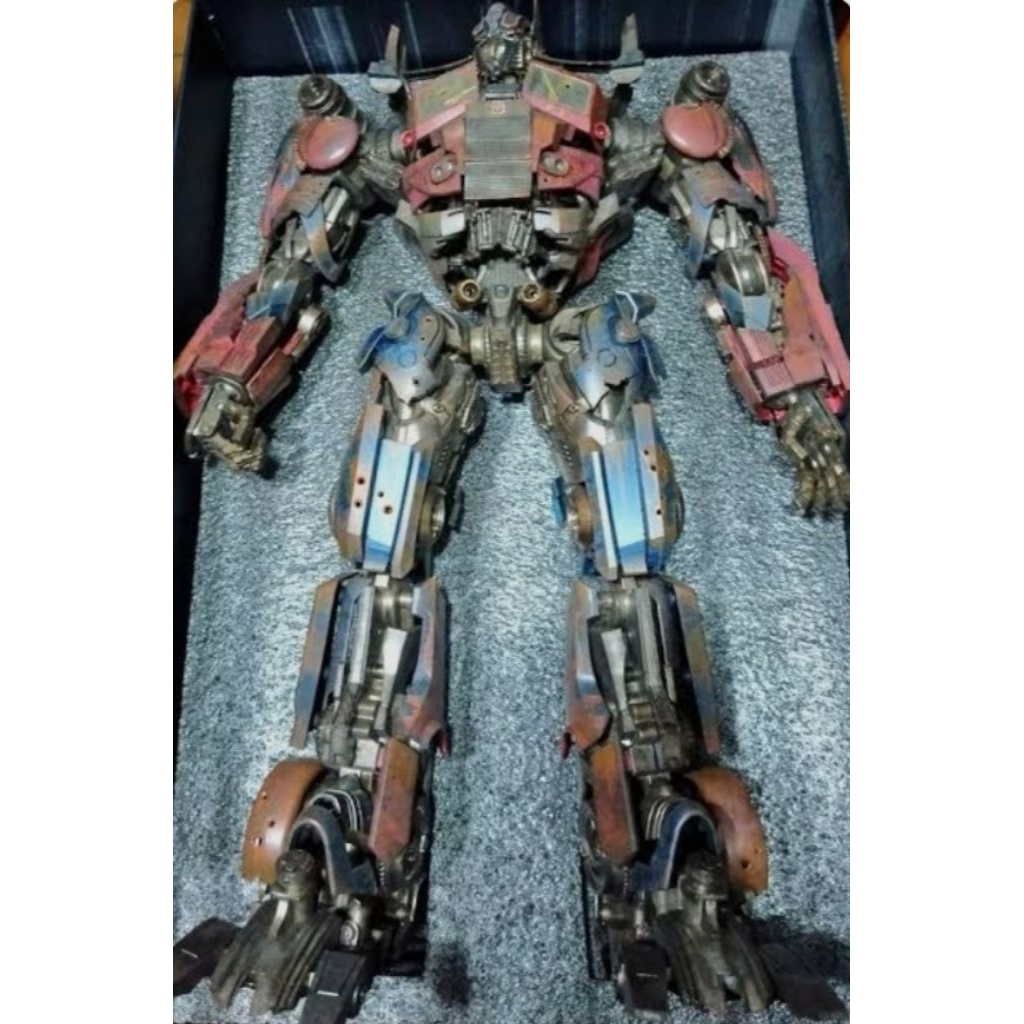 Threezero premium optimus prime evasion mode