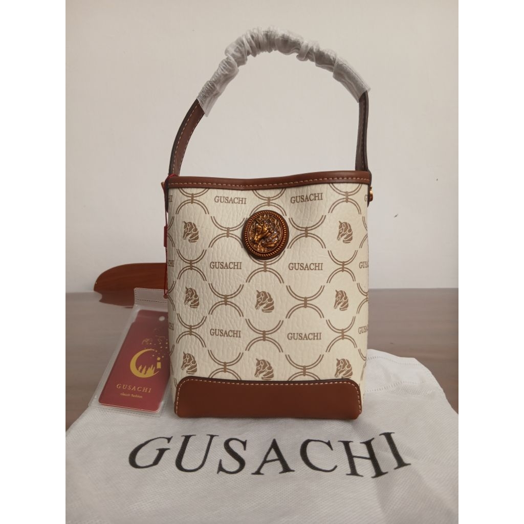 Tas HP dari Brand GUSACHI Motif Vintage Ada Logo Ukiran Kuda Sling Bag Wanita Tas Premium Brand Impo