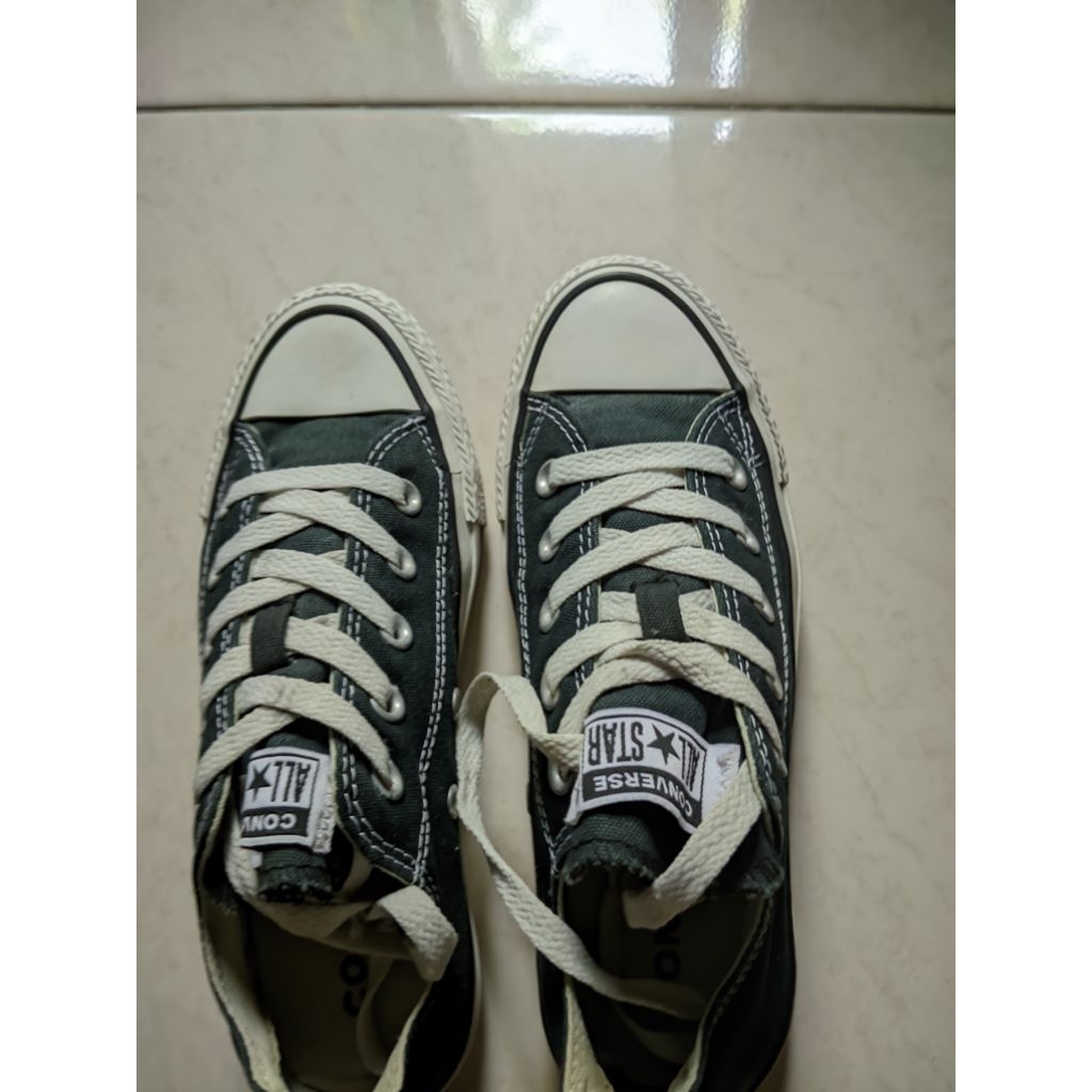 Sepatu converse second