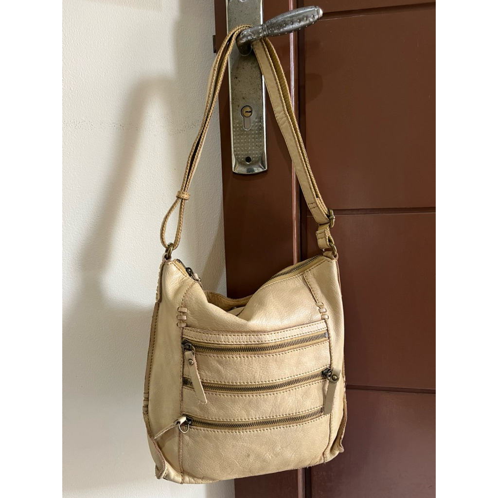 Tas Preloved Shoulder Bag Sling Bag Kulit Asli Vintage Lucky Brand