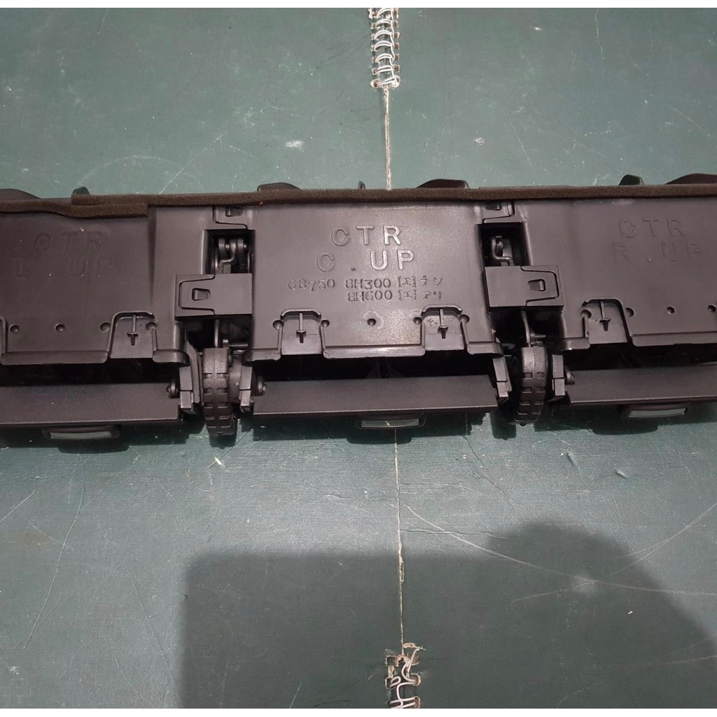 Kisi kisi AC panel tengah dashboard Nissan Xtrail T30