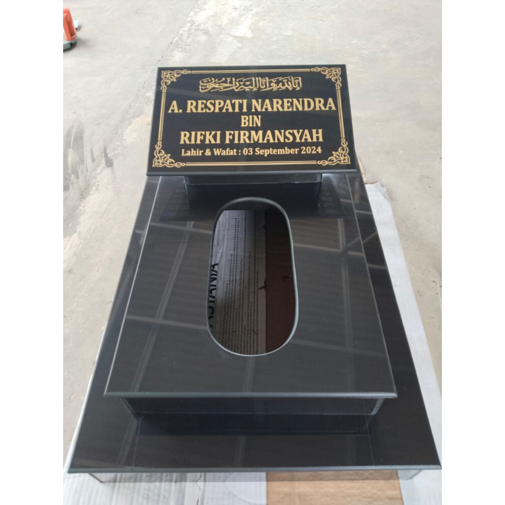 Kijing Makam Bayi Dua Susun Bahan Granit Ukuran 60x40 Cm ( Costum Desain )
