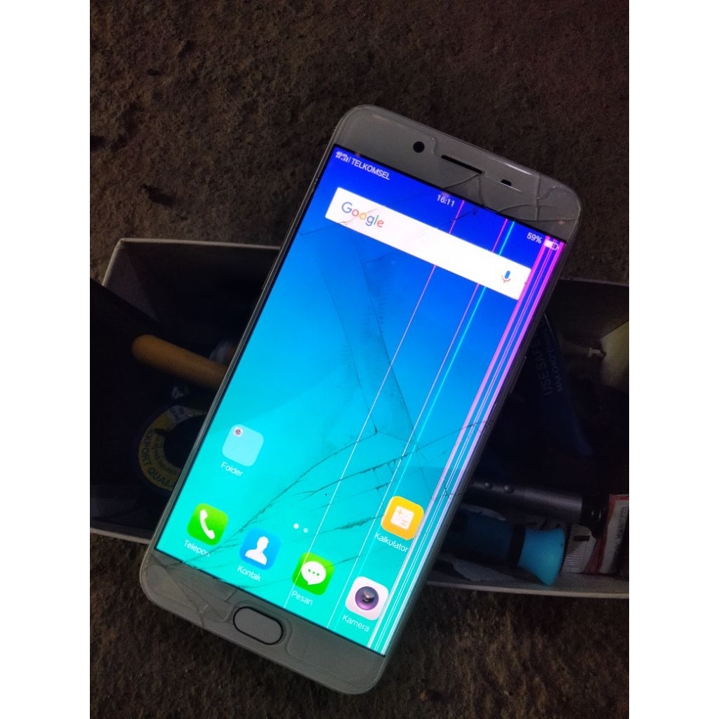 hp masih bisa di pakai normal minus lcd seperti fto&retak TYPE OPPO R9S ram 4/64 sinyal all operator
